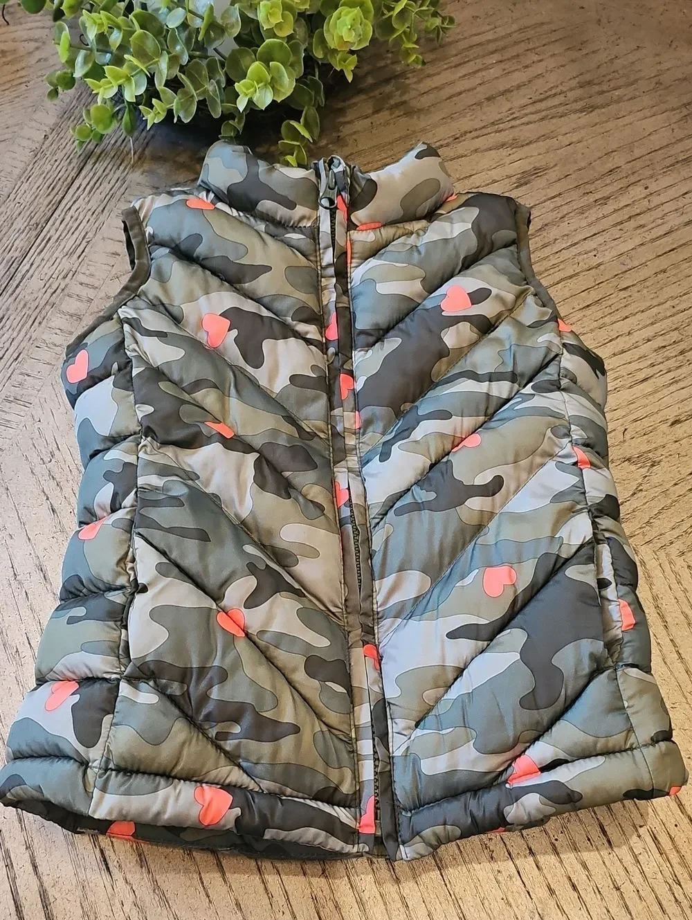 GAP Girls' Green Camo Puffer Vest with Pink Heart Accents Size S